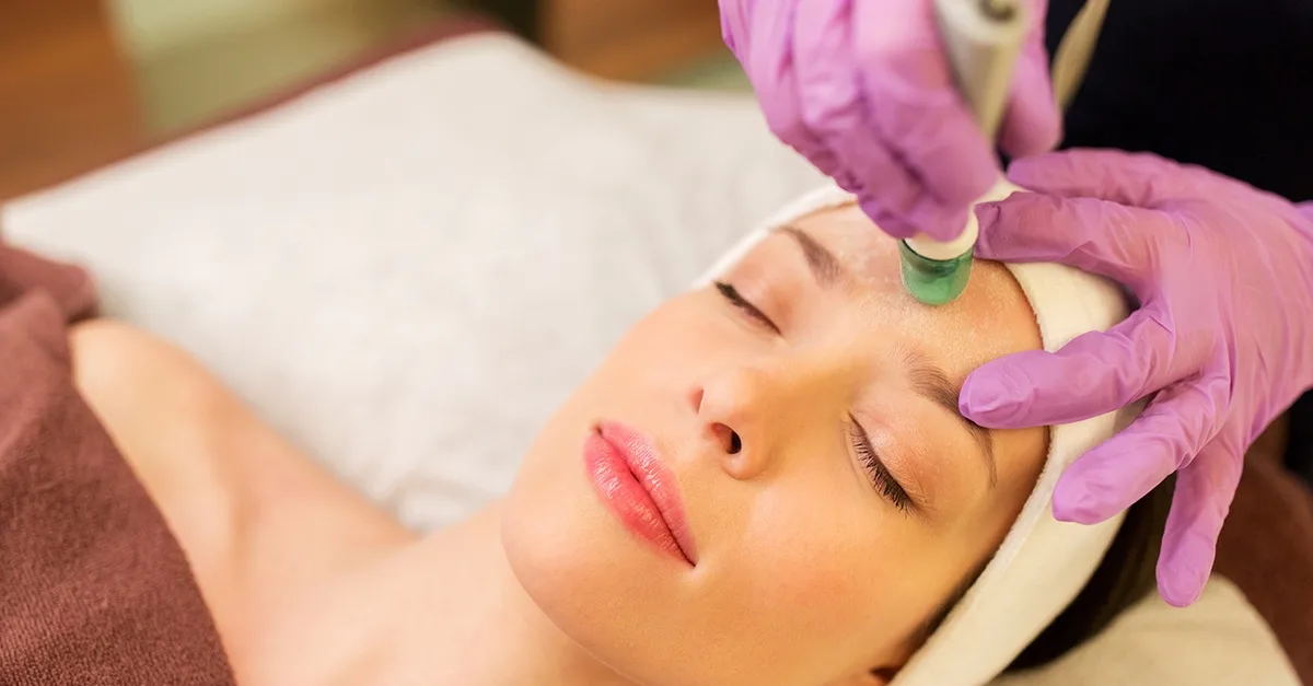 1 Or 3 Sessions Of Hydrafacial, Microdermabrasion, Dermapen, And More in Dubai | Dubai Travel Tours 1 Or 3 Sessions Of Hydrafacial