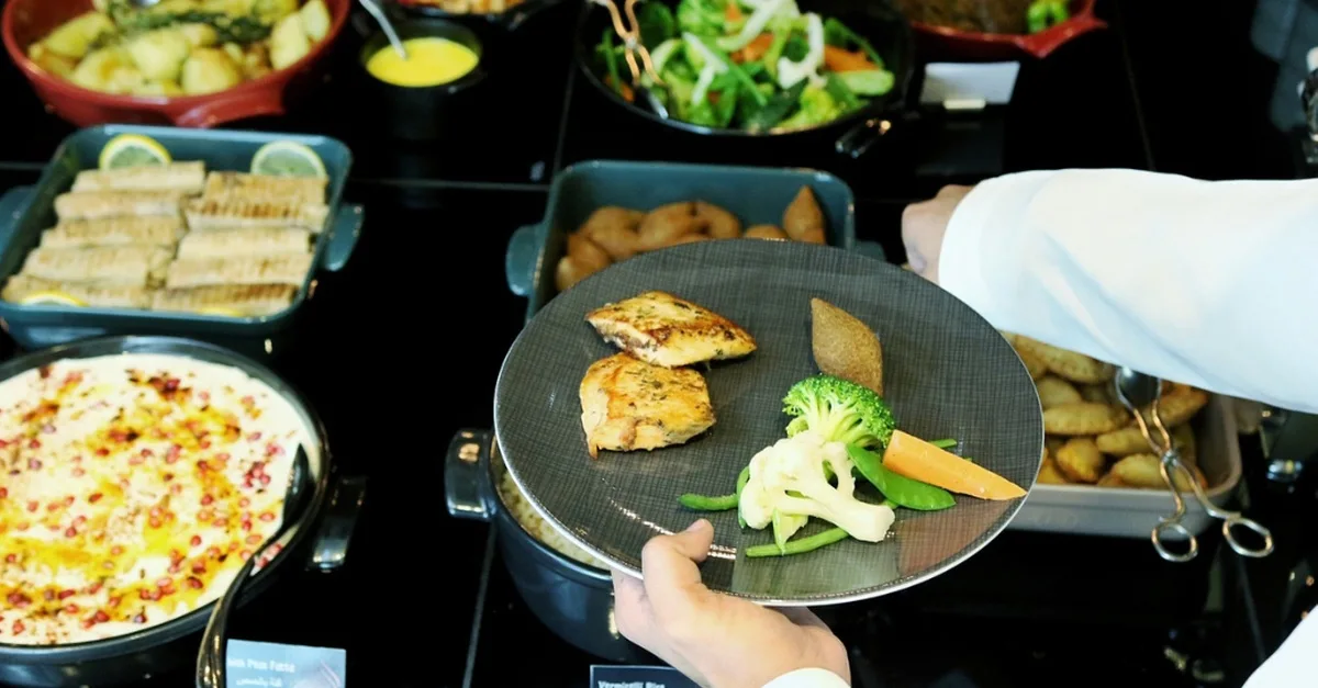 4* Foodies Friday Dinner Buffet With Free-flowing Soft Beverages in Abu Dhabi | Dubai Travel Tours 4* Foodies Friday Dinner Buffet With Free-flowing Soft Beverages in Abu Dhabi | Dubai Travel Tours - Image 4