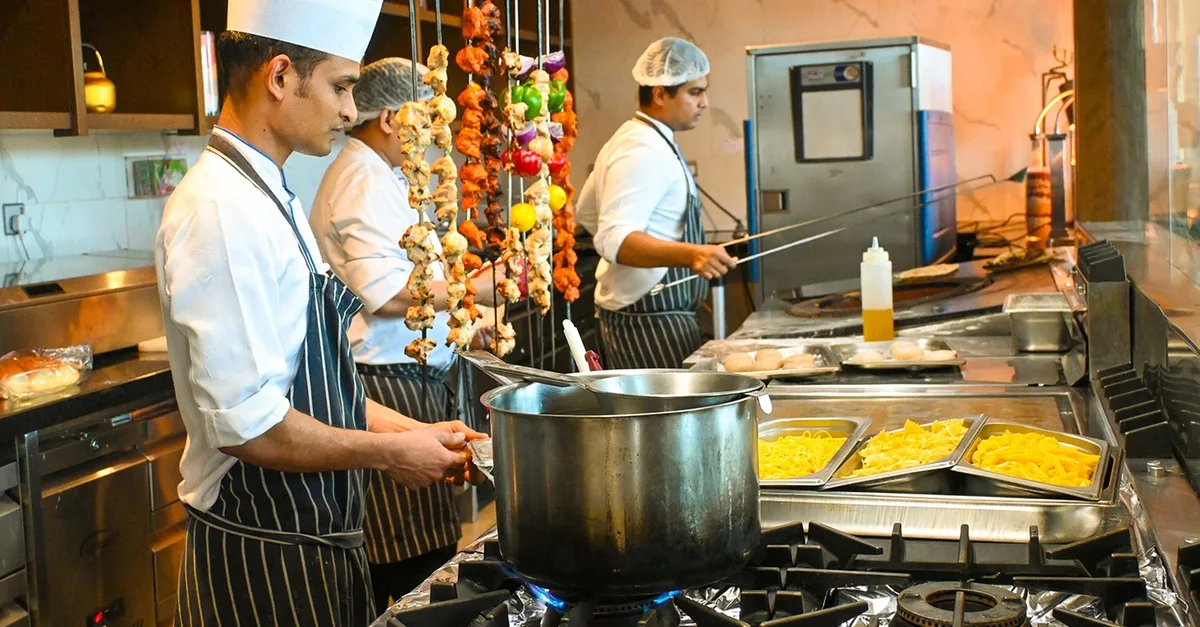 4* Saturday Brunch + Beverages, Live Stations & More: Child Or Adult in Dubai | Dubai Travel Tours 4* Saturday Brunch + Beverages