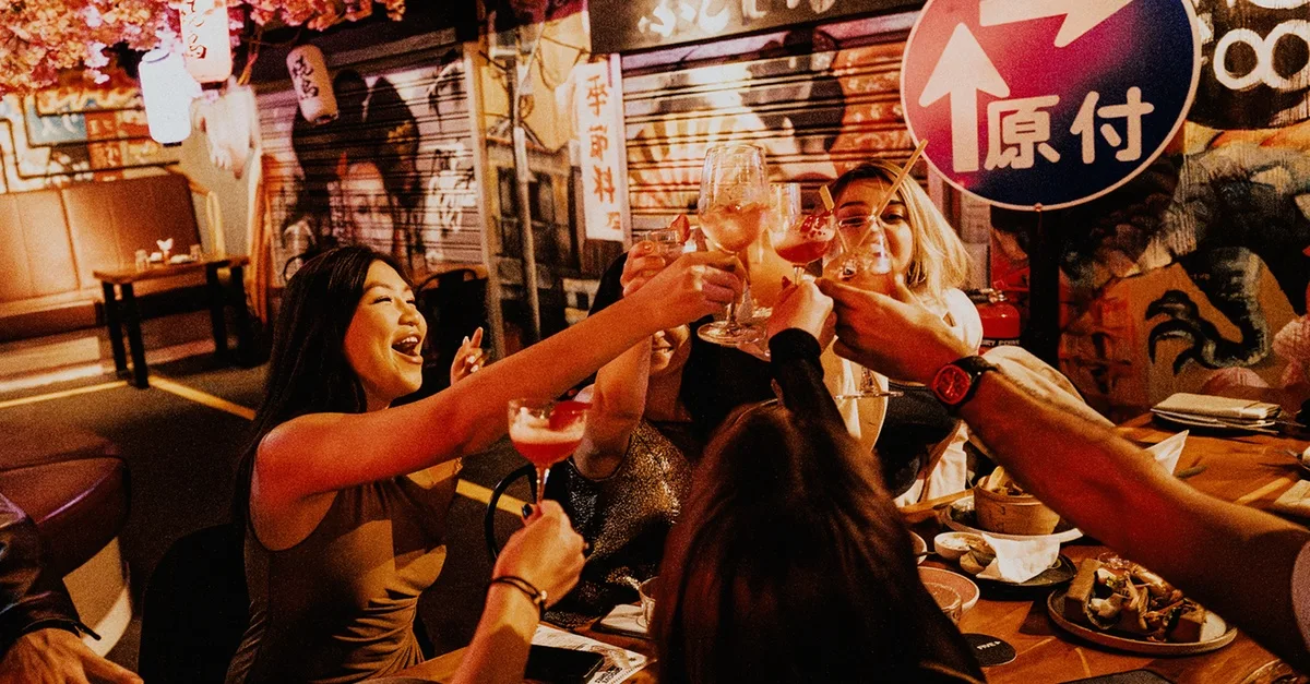 5* Monday Ladies Night Dinner And Beverages For 1, 2, Or 4 People in Dubai | Dubai Travel Tours 2