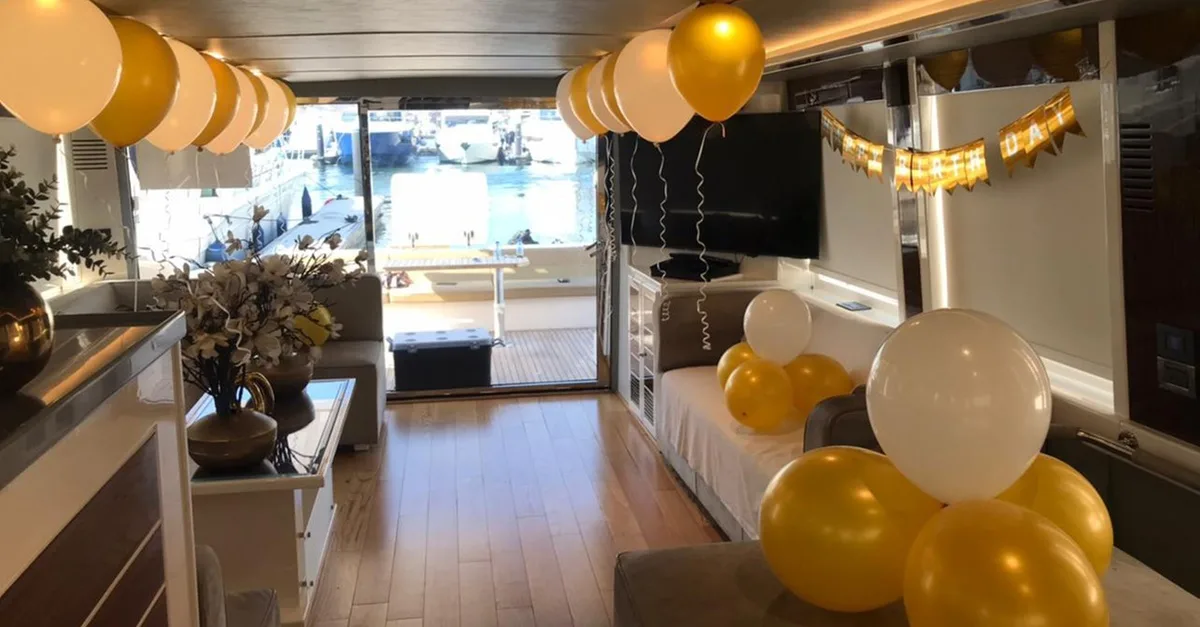 Birthday, Romantic, Bachelor/Bachelorette Party Decorations For Yachts in Dubai | Dubai Travel Tours Dubai