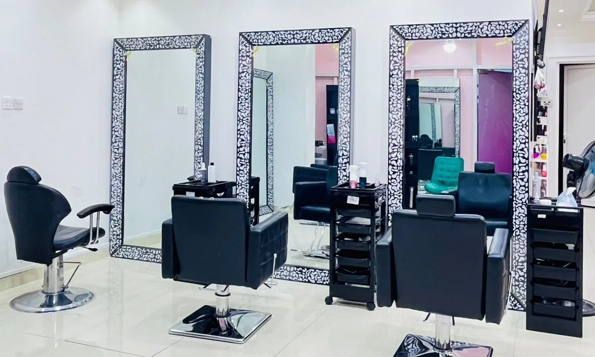 Choice Of 2, 3 Or 5 Beauty Services At Streaks Beauty Ladies Salon in Dubai | Dubai Travel Tours 3 Or 5 Beauty Services At Streaks Beauty Ladies Salon at Streaks Beauty Ladies Saloon (11 Branches)