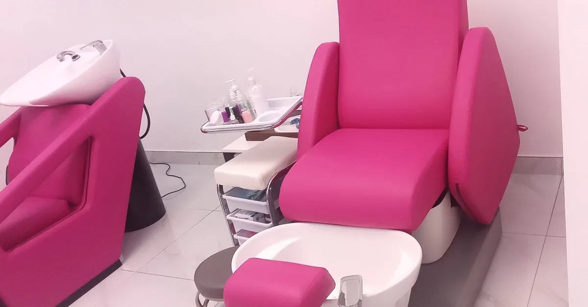 Choice Of Deep Cleansing, Brightening, Dr. Renaud, Or Casmara Facial in Dubai | Dubai Travel Tours Or Casmara Facial at Ombre Salon Fze