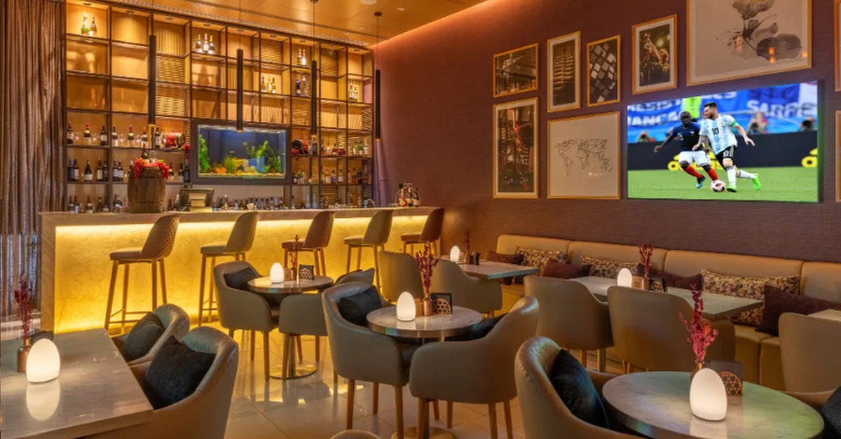 Combo Of Bites & Pint Or Unlimited Hops During Sports/Game Screening in Dubai | Dubai Travel Tours Combo Of Bites & Pint Or Unlimited Hops During Sports/Game Screening at Burgundy Lounge @ 4* Novotel Hotel Healthcare City