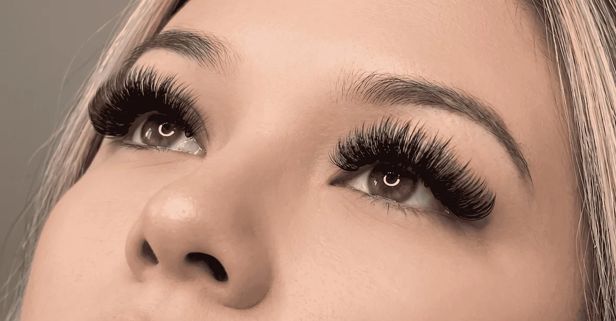 Effortless Glamour With 2d/3d Hybrid Or Russian Mega Volume Lashes in Dubai | Dubai Travel Tours Effortless Glamour With 2d/3d Hybrid Or Russian Mega Volume Lashes in Dubai | Dubai Travel Tours - Image 4
