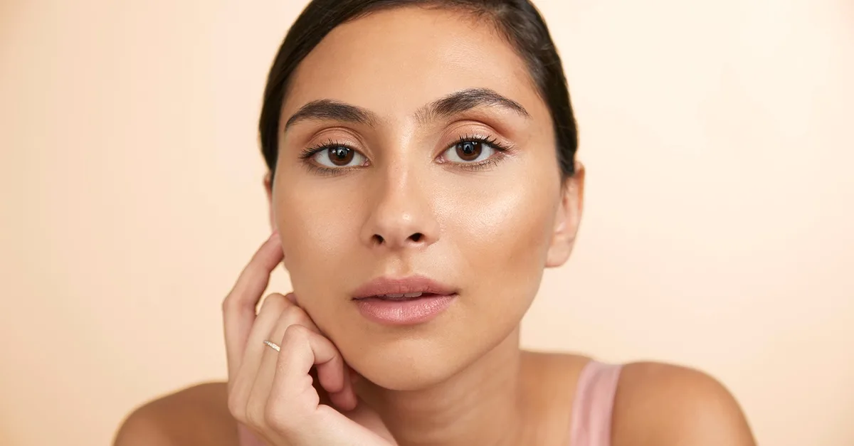 Enhance Your Look W Eyelash Extensions, Eyebrow Threading, Or Tinting in Dubai | Dubai Travel Tours Enhance Your Look W Eyelash Extensions