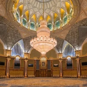 Explore Qasr Al Watan
