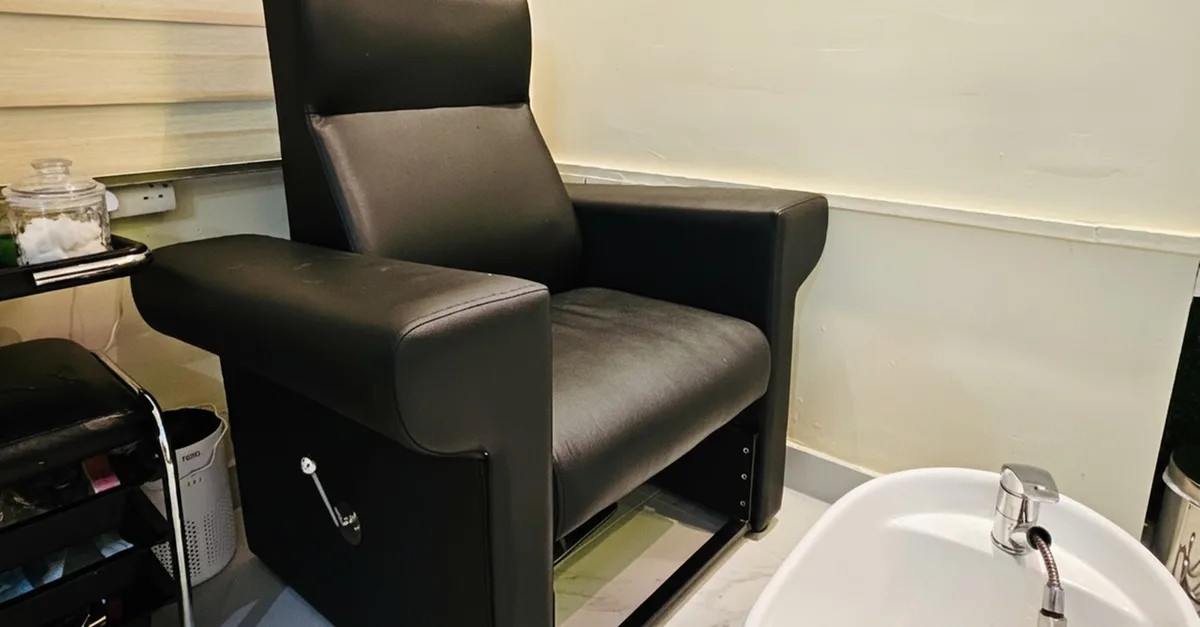 Express Facial, Deep Cleaning Facial, Brightening Facial, & More in Abu Dhabi | Dubai Travel Tours & More at Renu Sachdeva Beauty Saloon