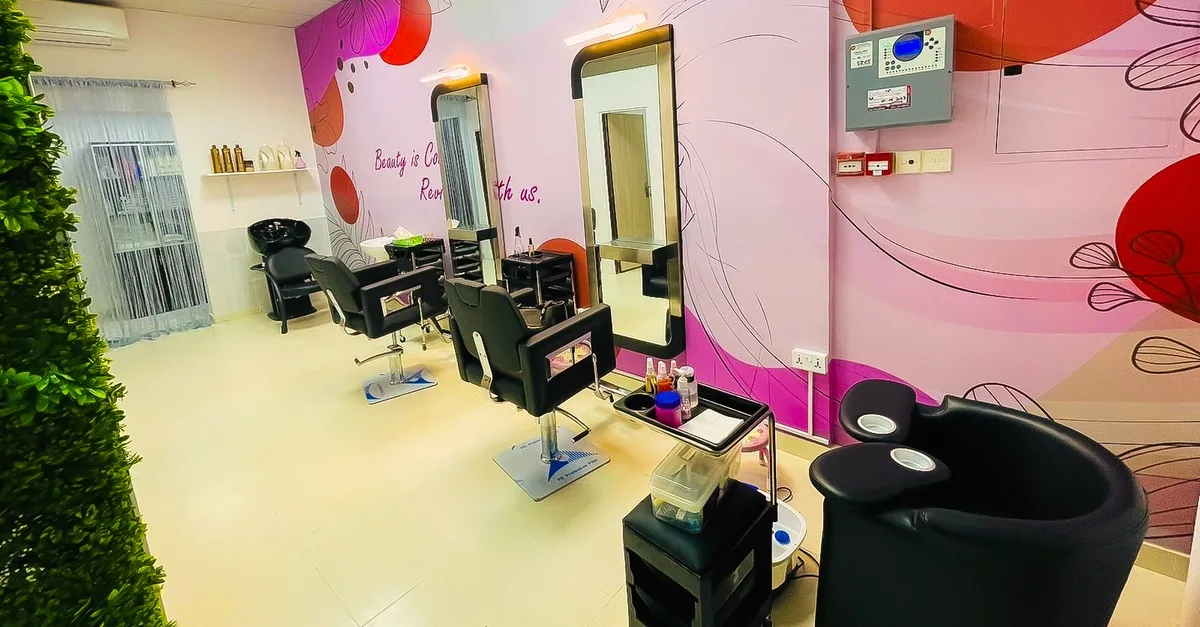 Glow Boosting One Or Two Sessions Of Hydra Facial With Rf Tightening in Dubai | Dubai Travel Tours Glow Boosting One Or Two Sessions Of Hydra Facial With Rf Tightening at Anam Abid Beauty Salon