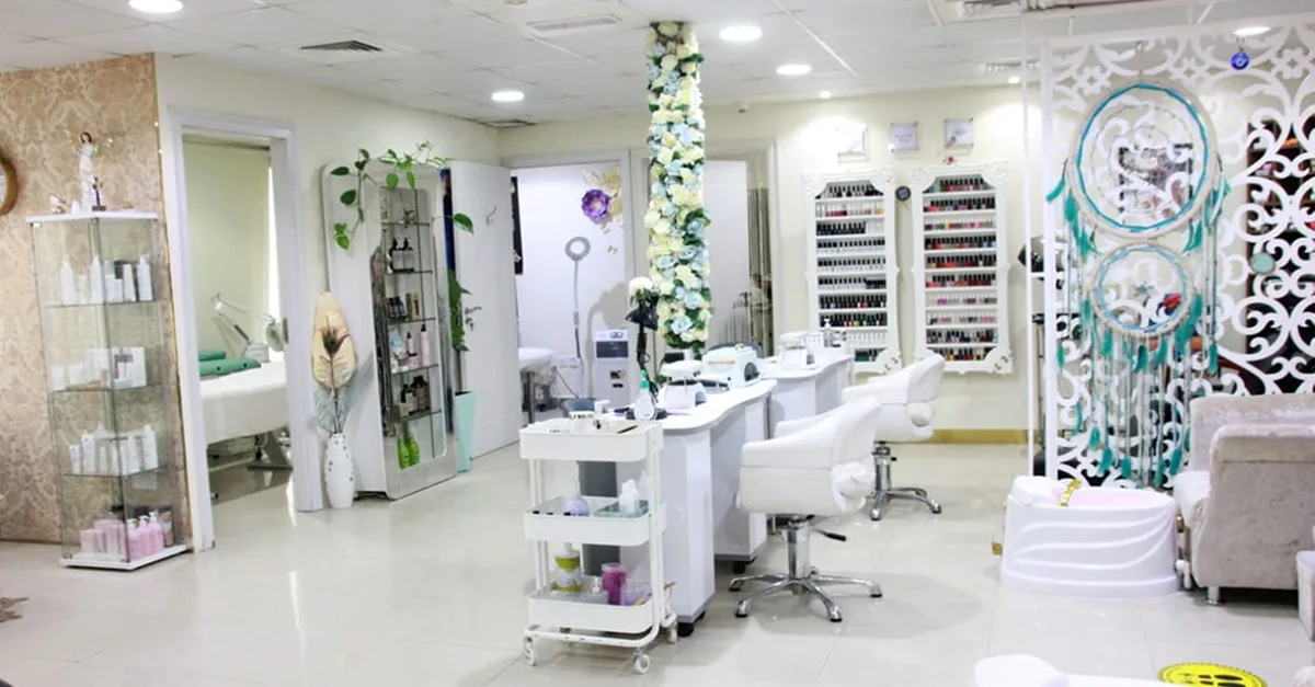 Glow & Rejuvenate: Eye Contour, Herbal & Dr. Renaud Facials in Dubai | Dubai Travel Tours Glow & Rejuvenate: Eye Contour