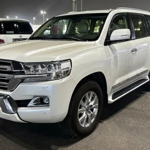 Half-, Full-, Three- Or Seven-day Land Cruiser Rental With Driver in Dubai | Dubai Travel Tours Half-