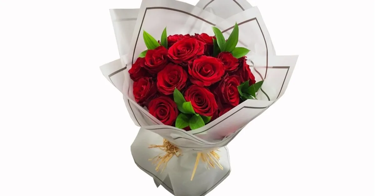 Handcrafted Rose Bouquets, 12 To 100 Roses Choice Of Color in Dubai | Dubai Travel Tours Dubai