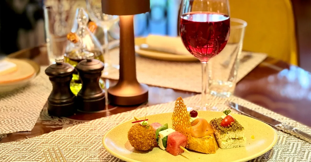 Italian Canapés With 2 Bottles Of Grape Bubbly For Two, Four, Or Six in Abu Dhabi | Dubai Travel Tours Four