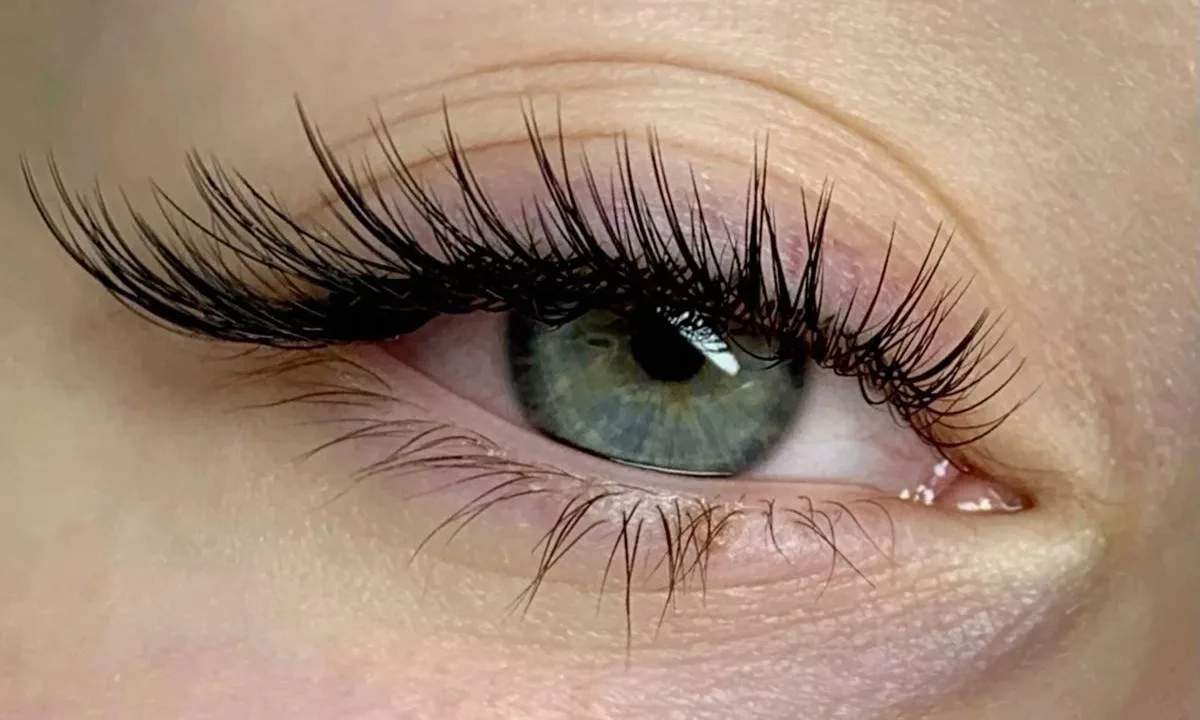 Lashes Extension W/W/O Threading Or Brows Lamination W/W/O Tinting in Dubai | Dubai Travel Tours Lashes Extension W/W/O Threading Or Brows Lamination W/W/O Tinting in Dubai | Dubai Travel Tours - Image 4