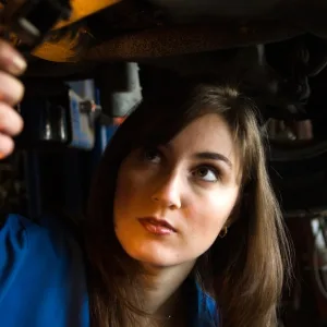 Oil Change in Dubai | Dubai Travel Tours Oil Change at Doctor Cars Auto General Repairing Co.