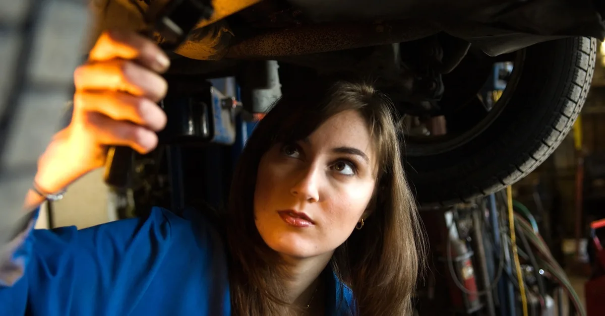 Oil Change in Dubai | Dubai Travel Tours Oil Change at Doctor Cars Auto General Repairing Co.