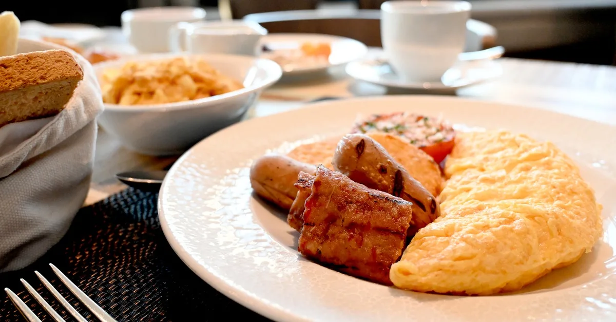 Premium Breakfast Buffet With Live Station And Hot Beverages in Dubai | Dubai Travel Tours United Arab Emirates