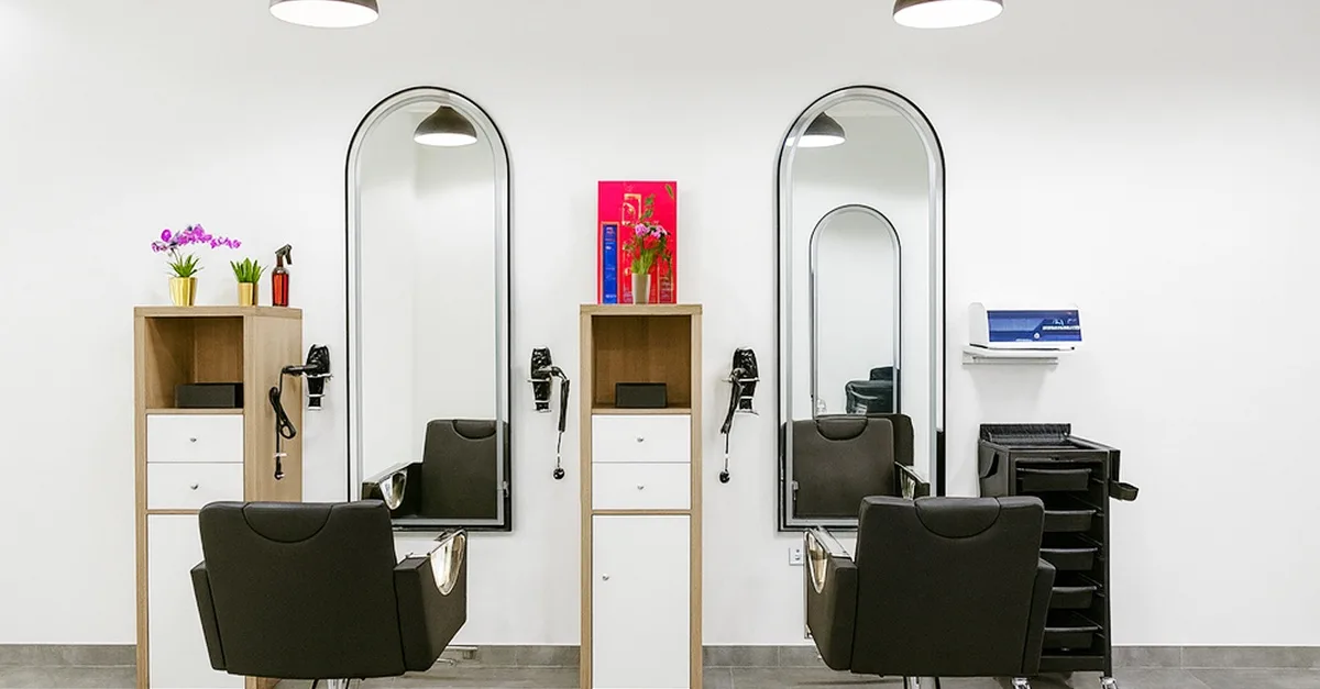 Professional Hair Coloring Services – Root Touch-up, Color & Highlight in Dubai | Dubai Travel Tours Dubai