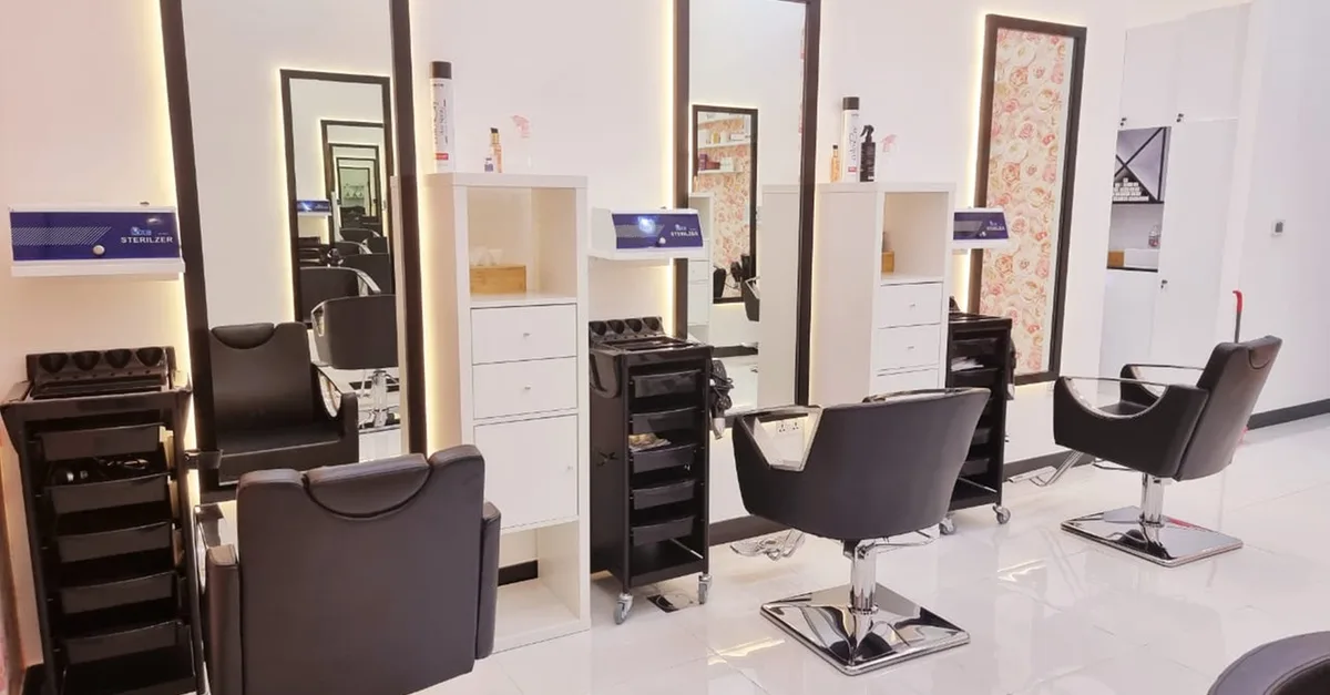 Wash, Blow-dry, W Optional Roots Color, Full Hair Colour & Highlights in Dubai | Dubai Travel Tours Revamp Your Look With A Luxurious Haircut Experience! at Ombre Salon JVC
