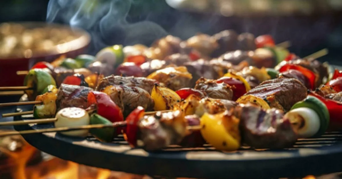 Weekend International Night Buffet For 1 Child Or 1, 2, 3 Or 4 Adult in Dubai | Dubai Travel Tours 2
